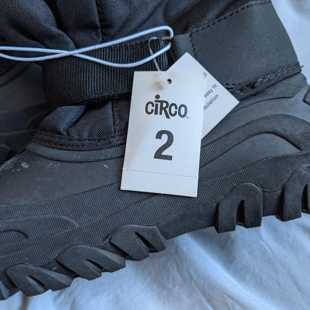 NWT Circo Unisex winter boots size 2